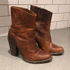 Awesome Steve Madden western pumps!